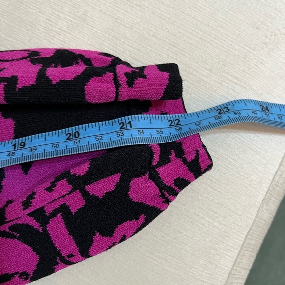 Milly Sweater - Women's Medium Black Pink EUC - Crewneck Long-Sleeved Floral - Picture 9 of 11